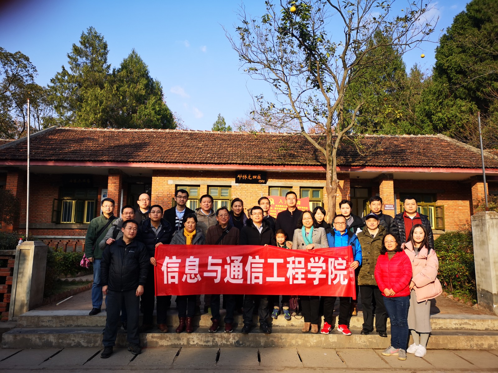 89d394a5f10bf630fd0e91d271f5db44.jpg 89d394a5f10bf630fd0e91d271f5db44.jpg