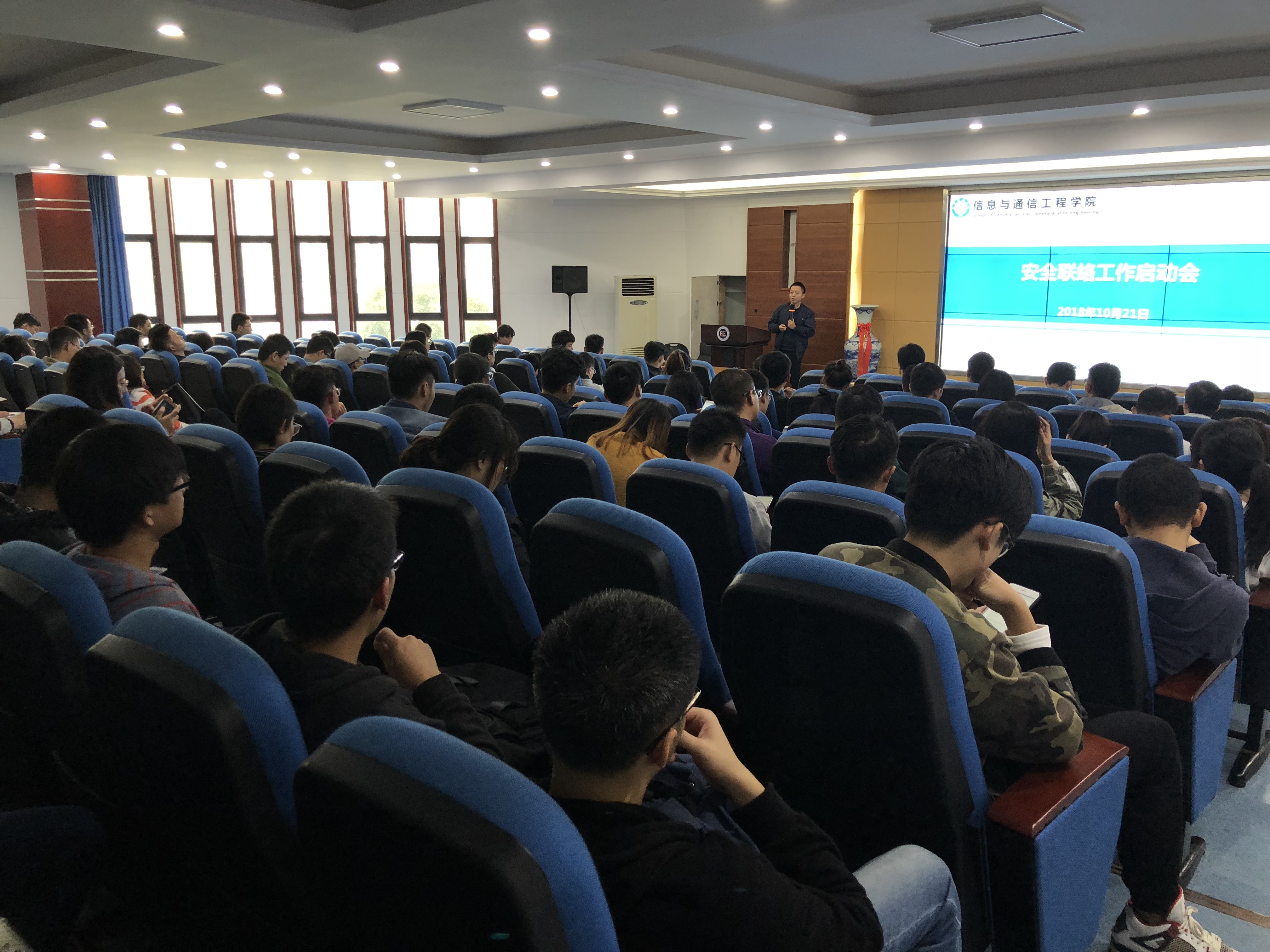 a48947c35bbea036f161193041656c4e.JPG a48947c35bbea036f161193041656c4e.JPG